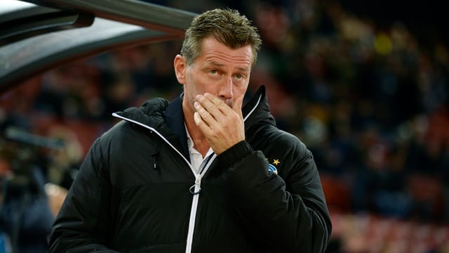 Michael Skibbe an der Seitenlinie Michael Skibbe an der Seitenlinie