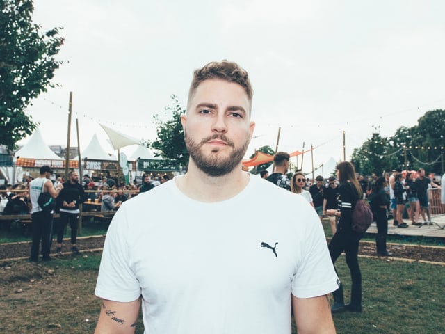 Luca (26) feiert sein 8. Jubiläum mit dem Openair Frauenfeld. Luca (26) feiert sein 8. Jubiläum mit dem Openair Frauenfeld.