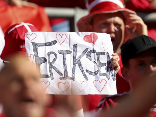 Zettel mit Herzen und dem Namen Eriksen Zettel mit Herzen und dem Namen Eriksen