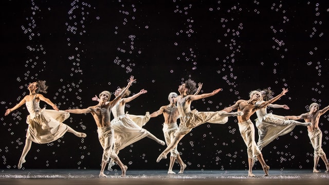 Ein Ausschnit aus dem Ballett «Bella Figura». Ein Ausschnit aus dem Ballett «Bella Figura».