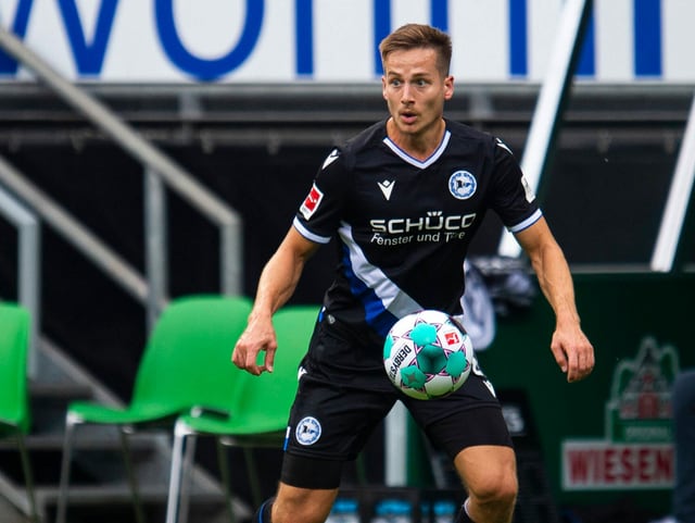Cédric Brunner am Ball. Cédric Brunner am Ball.