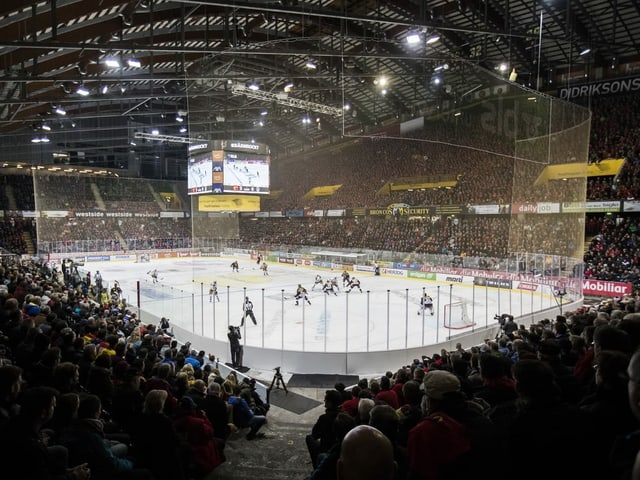Die Postfinance-Arena in Bern. Die Postfinance-Arena in Bern.