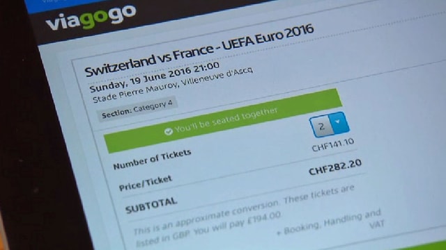 Tabletbildschirm mit Seite von Viagogo. Tabletbildschirm mit Seite von Viagogo.