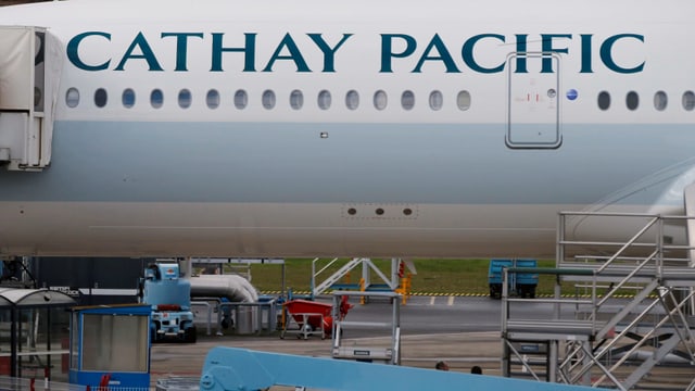 Cathay Pacific zwischen Regierung und Demonstranten