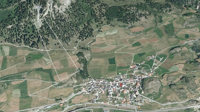 La zona privlusa ad Ardez La zona privlusa ad Ardez