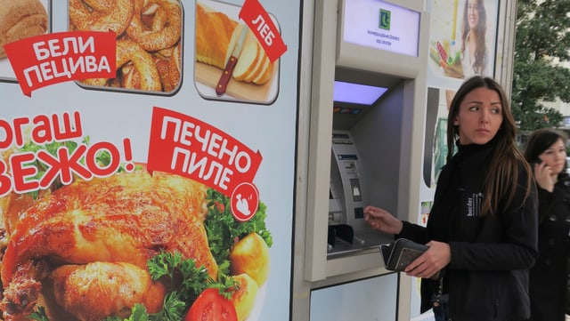 Vanja Crnojević am Bancomaten Vanja Crnojević am Bancomaten