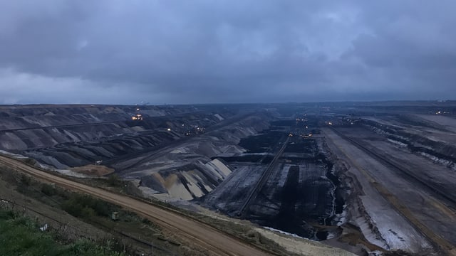 Mondlandschaften des Kohletagebaus. Mondlandschaften des Kohletagebaus.