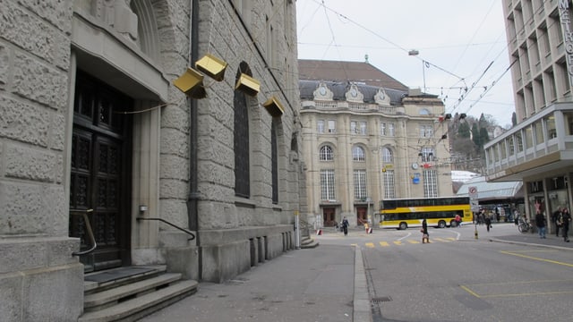 Eingang Hauptpost zum neuen Bibliotheksprovisorium Eingang Hauptpost zum neuen Bibliotheksprovisorium
