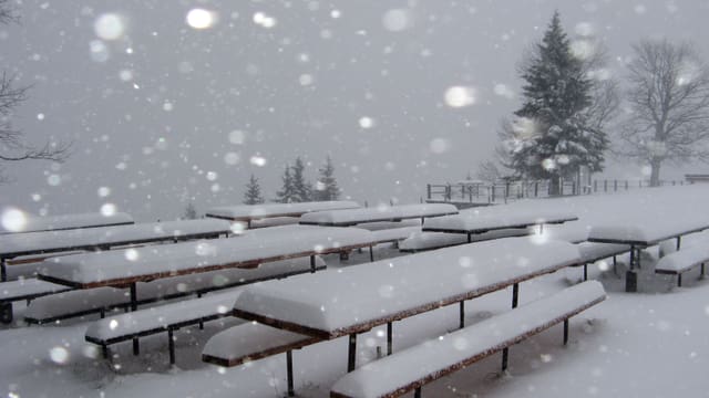 Am Samstagnachmittag war es auf dem Napf schon fast hochwinterlich. Am Samstagnachmittag war es auf dem Napf schon fast hochwinterlich.