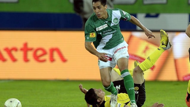 Goalgetter Oscar Scarione im Einsatz. Goalgetter Oscar Scarione im Einsatz.
