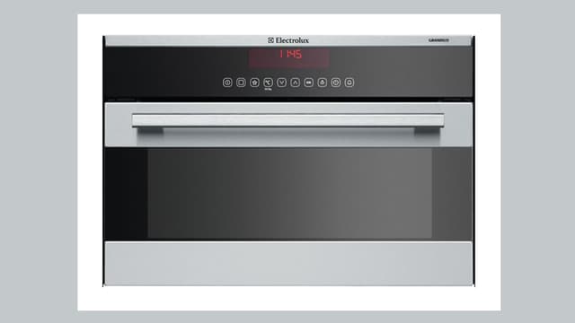 Front des Combi-Geräts von Electrolux. Front des Combi-Geräts von Electrolux.