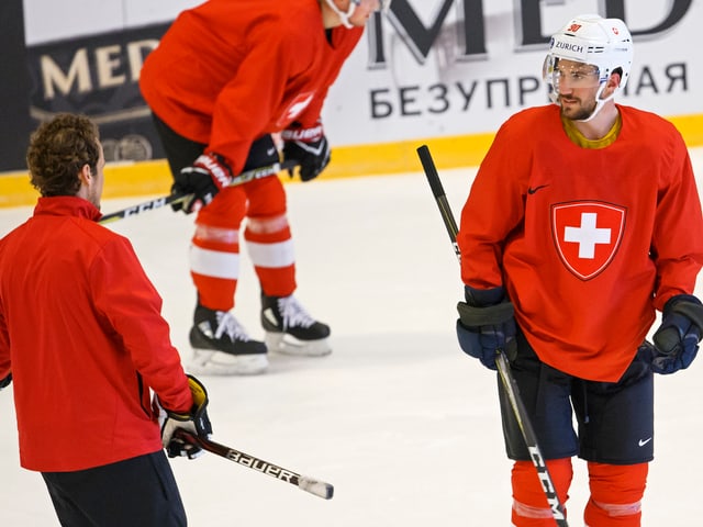Roman Josi und Nati-Coach Patrick Fischer. Roman Josi und Nati-Coach Patrick Fischer.