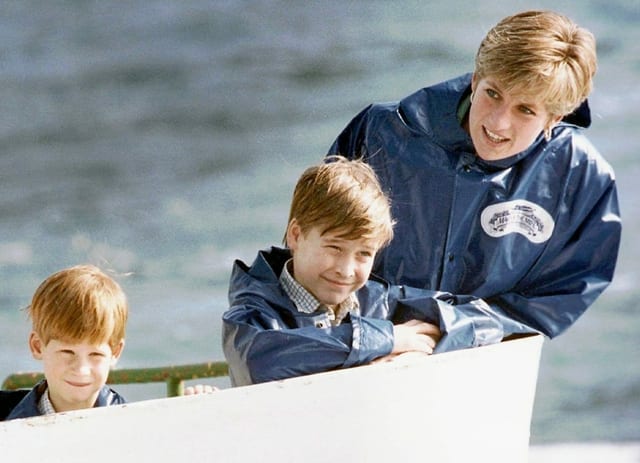 Prinz William mit Bruder Harry und Mutter Diana