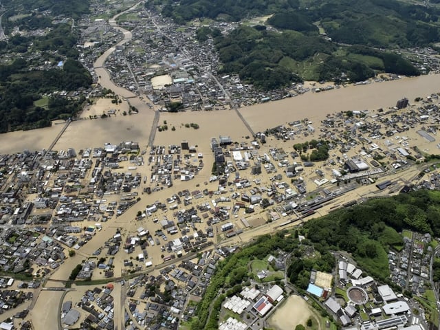 Schwere Unwetter in Japan - Tote und Zerstörung nach ...
