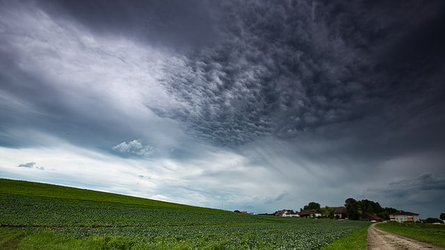 Der Himmel über Fehraltdorf wirkte am 22. Juni unfreundlich. Der Himmel über Fehraltdorf wirkte am 22. Juni unfreundlich.