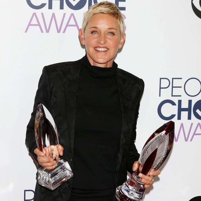 Ellen DeGeneres bringt andere Menschen zum Lachen und ist eine geschätzte Person der Öffentlichkeit Ellen DeGeneres bringt andere Menschen zum Lachen und ist eine geschätzte Person der Öffentlichkeit
