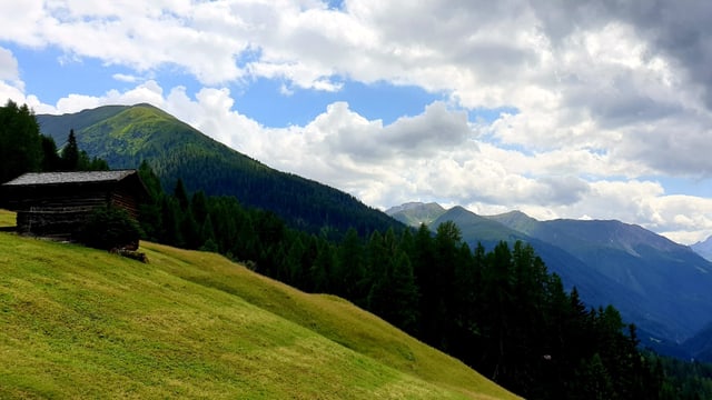 Quellwolken über der Landschaft Davos. Quellwolken über der Landschaft Davos.
