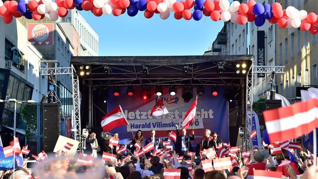 Bühne an Wahlveranstaltung Bühne an Wahlveranstaltung