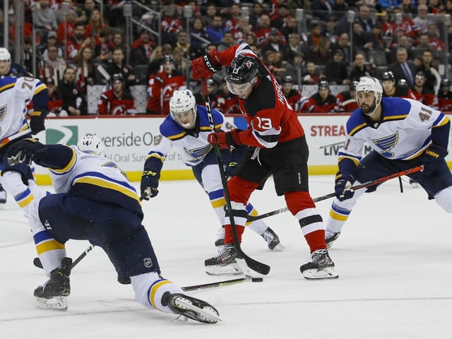 Devils-Center Nico Hischier. Devils-Center Nico Hischier.