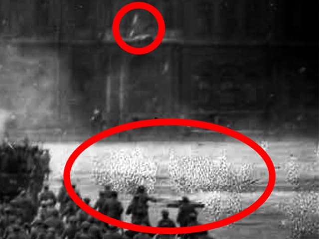 Auf dem Foto sind ein Stern und Spuren der Retusche sichtbar Auf dem Foto sind ein Stern und Spuren der Retusche sichtbar