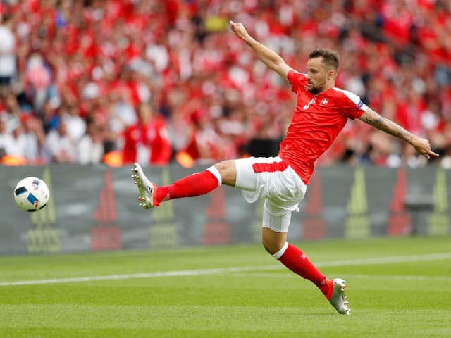 Seferovic streckt sich