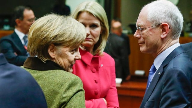 Die deutsche Bundeskanzlerin Angela Merkel (links) und EU-Ratspräsident Herman van Rompuy (rechts) Die deutsche Bundeskanzlerin Angela Merkel (links) und EU-Ratspräsident Herman van Rompuy (rechts)