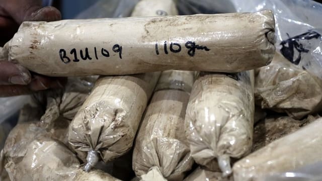 Plastiksäcke mit Heroin Plastiksäcke mit Heroin
