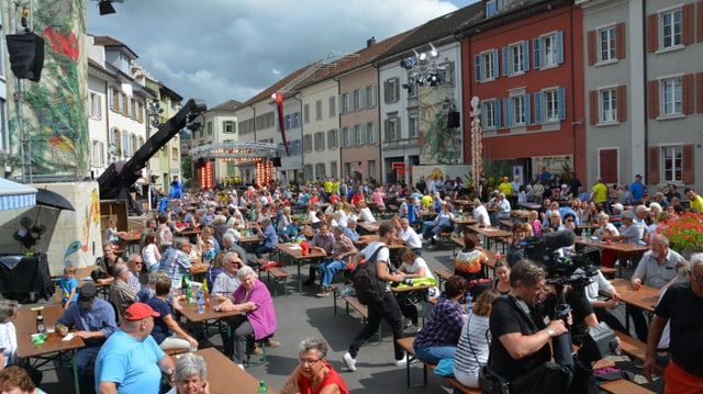 Rappelvoller Dorfplatz in Klingnau.