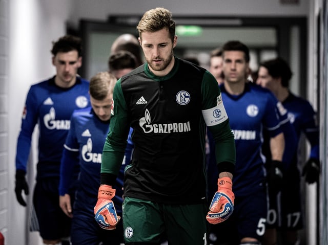 Fährmann im Spielertunnel