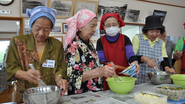 Frauen auf der Insel Okinawa Frauen auf der Insel Okinawa