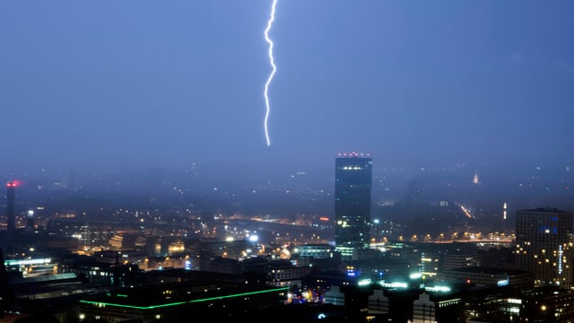 Die Stadt Zürich arbeitet zurzeit an einer optimalen Vernetzung von Behörden und Einwohnern. Die Stadt Zürich arbeitet zurzeit an einer optimalen Vernetzung von Behörden und Einwohnern.