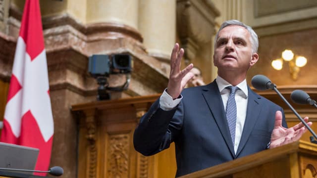 Burkhalter en il Cussegl naziunal. Burkhalter en il Cussegl naziunal.