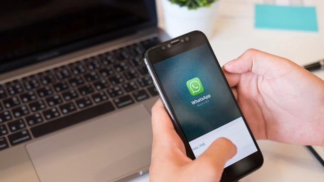Kurz erklärt: Wie du checkst, ob jemand heimlich bei WhatsApp mitliest