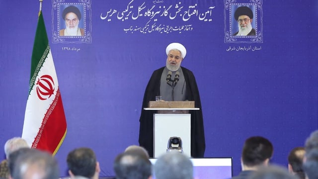 Hassan Rohani an einer Pressekonferenz Hassan Rohani an einer Pressekonferenz