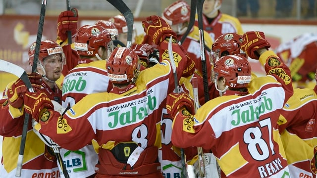 Die SCL Tigers in Siegerlaune. Die SCL Tigers in Siegerlaune.