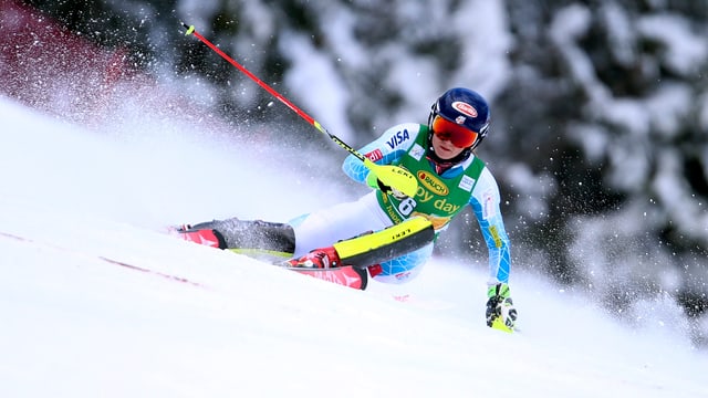 Mikaela Shiffrin fährt Ski. Mikaela Shiffrin fährt Ski.