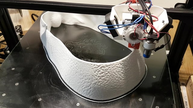 Der 3D-Drucker bei der Arbeit. Der 3D-Drucker bei der Arbeit.