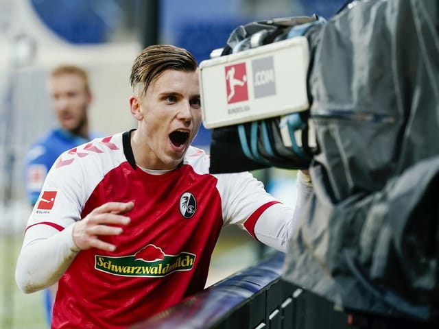 Ex-FCSG-Stürmer Ermedin Demirovic bejubelt ein Tor.