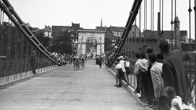 Historische Aufnahme der Kettenbrücke Historische Aufnahme der Kettenbrücke