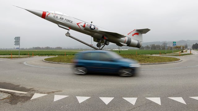 Kreisel beim Flugplatz Grenfchen. Kreisel beim Flugplatz Grenfchen.