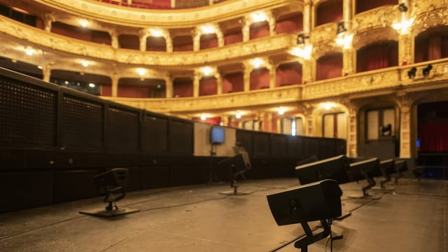 Der leere Opernhaussaal Der leere Opernhaussaal
