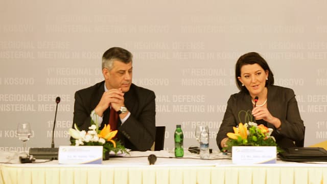 Thaci links und Jahjaga rechts Thaci links und Jahjaga rechts