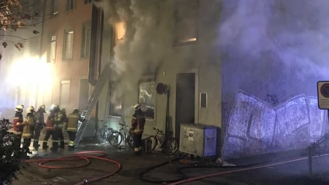 Feuerwehrleute beim Brand Feuerwehrleute beim Brand