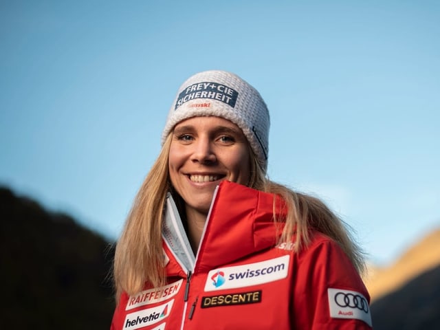 Andrea Ellenberger lächelt in die Kamera.