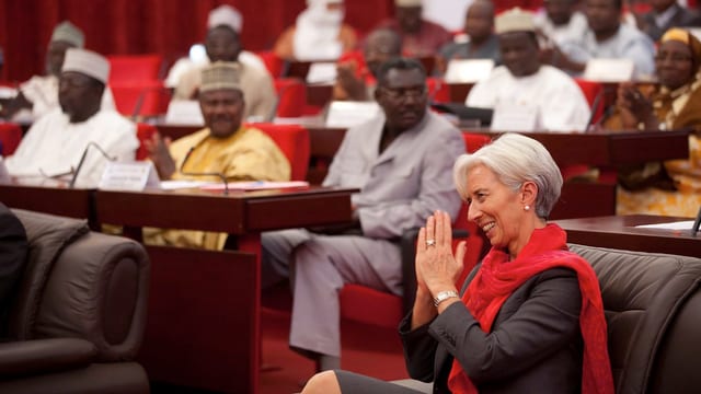 IMF-Chefin Lagarde bei einem Besuch in Niger, 2011. IMF-Chefin Lagarde bei einem Besuch in Niger, 2011.
