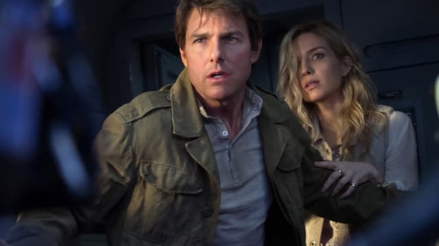 Tom Cruise und Annabelle Wallis in Action. Tom Cruise und Annabelle Wallis in Action.