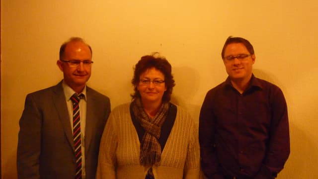 La suprastanza da l'Uniun da Spitex Cadi cun il president Adelrich Berther (senester), Sonja Deflorin ed il nov-elegì René Epp. La suprastanza da l'Uniun da Spitex Cadi cun il president Adelrich Berther (senester), Sonja Deflorin ed il nov-elegì René Epp.