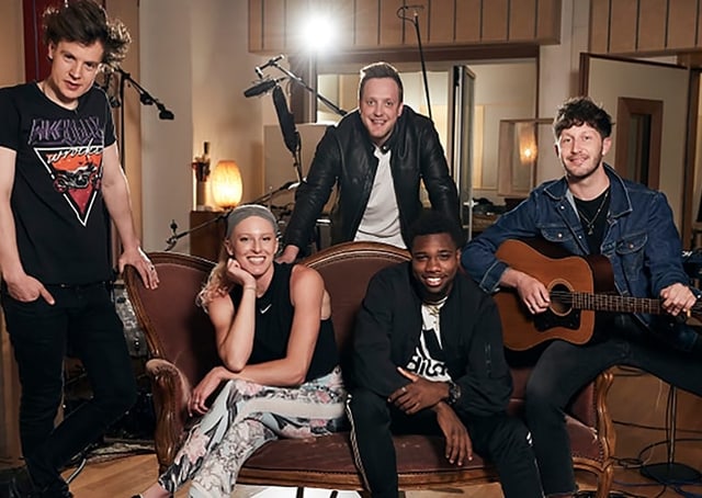 Sandi Morris und Noah Lyles nahmen mit der Zürcher Band einen Song auf. Sandi Morris und Noah Lyles nahmen mit der Zürcher Band einen Song auf.