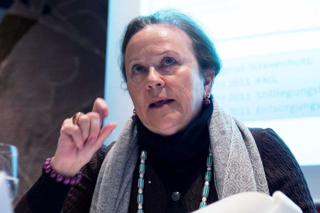 Vier Kronen von fünf Kronen gibt Annette König dem Roman «Das kalte Blut» von Chris Kraus Vier Kronen von fünf Kronen gibt Annette König dem Roman «Das kalte Blut» von Chris Kraus