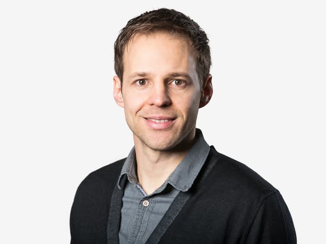 Christoph Hofbauer kommentiert die Spiele gemeinsam mit Reto Held. Christoph Hofbauer kommentiert die Spiele gemeinsam mit Reto Held.